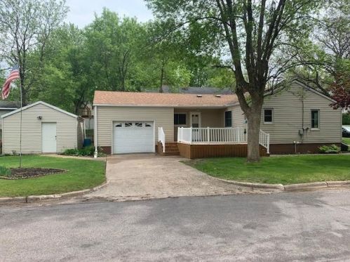 226 5th Ave, Sauk Rapids, MN 56379-1831