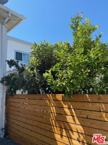 1422 98th Ave, Oakland CA  94603-2502 exterior