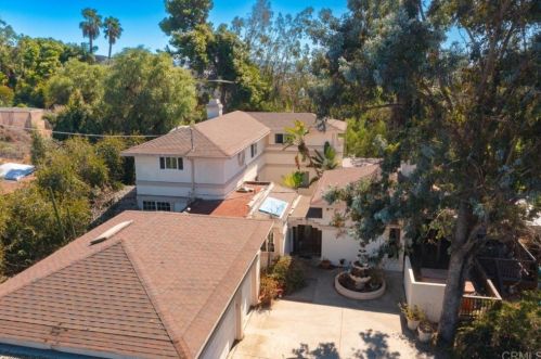 2143 Tierra Verde Rd, Vista, CA 92084-6516