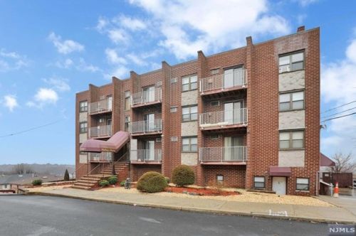 201 12th St, Palisades Park NJ  07650-2048 exterior