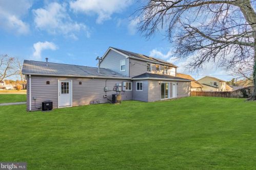 83 Hamilton Ln, Willingboro NJ  08046-1704 exterior