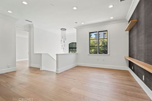 25682 Oak Meadow Dr, Santa Clarita CA  91381-0762 exterior