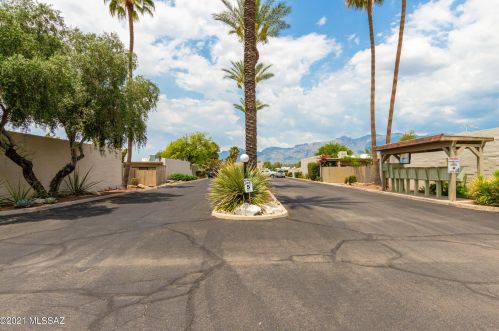 2525 Prince Rd, Tucson AZ  85716-1120 exterior