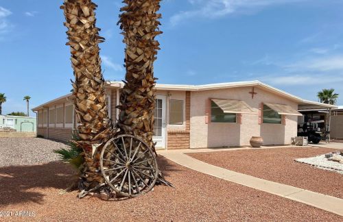 9340 Olive Ln, Chandler, AZ 85248-6504