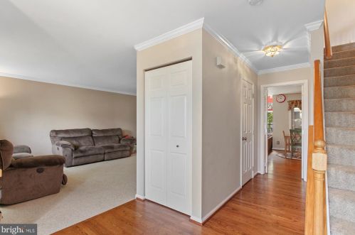 100 Brook Meadow Cir, Shrewsbury PA  17361-1236 exterior