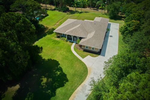 10641 Pine Cone Ln, Fort Pierce, FL 34945-2247