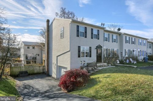23 Red Barberry Dr, Etters PA  17319-9354 exterior