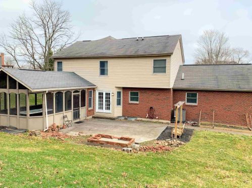 765 Lakewood Dr, Covington, KY 41015-4409