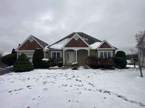 29 Pond Rd, Bloomfield, CT 06002-5004