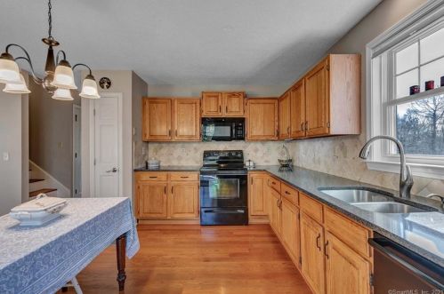 40 Carli Blvd, Colchester CT  06415-1867 exterior