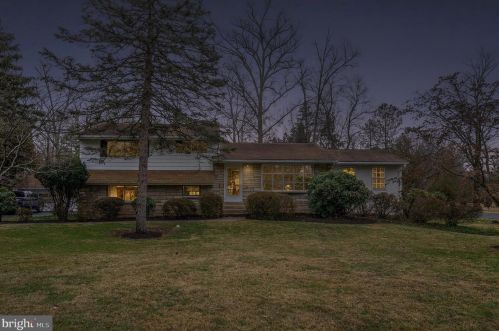 678 Cathcart Rd, Blue Bell PA  19422-1404 exterior