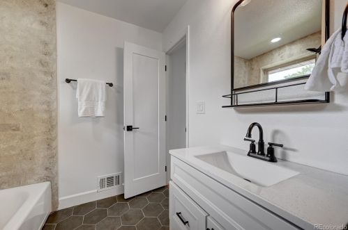 2045 Xavier St, Denver CO  80219-5048 exterior