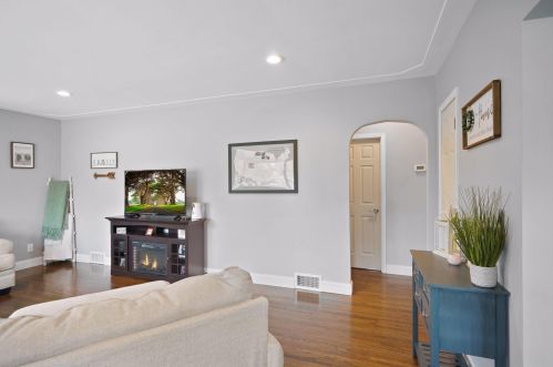 525 66 Ave, Minneapolis MN 55429-1619 exterior