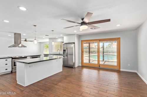 6027 Spring Rd, Scottsdale AZ  85254-5547 exterior