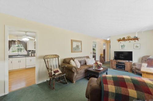 2790 Ellington Rd, Wapping, CT 06074-1720