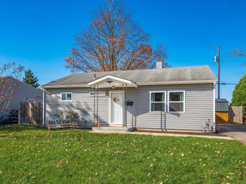 312 Madison Dr, West Jefferson OH  43162-1302 exterior