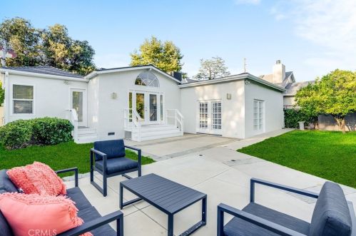 11814 Hesby St, North Hollywood CA  91607-3218 exterior