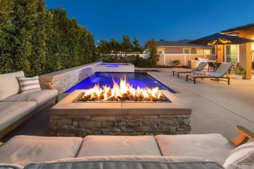 1639 Brady Cir, Carlsbad CA  92008-2574 exterior