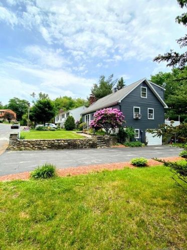 134 Haddad Rd, Waterbury, CT 06708-1896