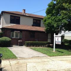 62 Barlow Dr, Brooklyn, NY 11234-6720