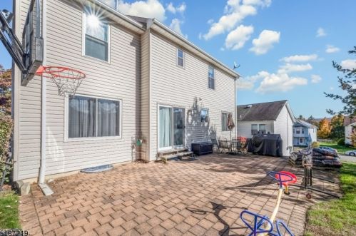 7 Jessica Ln, Dover NJ  07801-4743 exterior