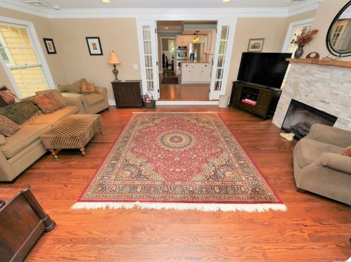 28 Little Harbor Rd, Mount Sinai NY  11766-1208 exterior