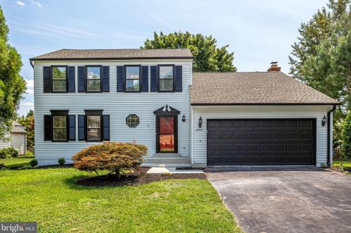 12609 Little Stones Ln, Herndon, VA 20170-2905