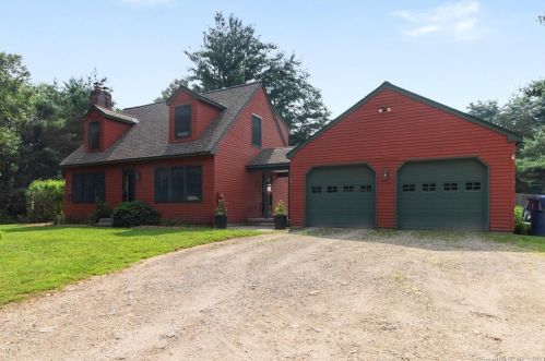 61 Larrow Dr, North Windham, CT 06256-1316