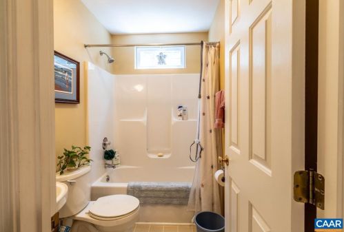 287 Jefferson Dr, Bybee VA 22963-3212 exterior