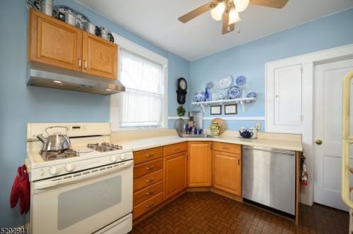 369 Walnut St, Nutley NJ  07110-1336 exterior