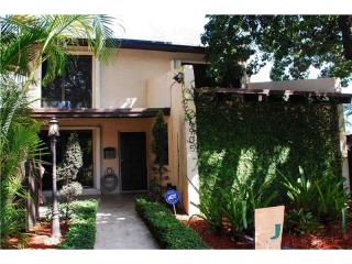 6905 113th Pl, Miami, FL 33178-4546