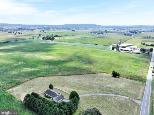 310 Schoeneck Rd, Schoeneck, PA 17578-9732