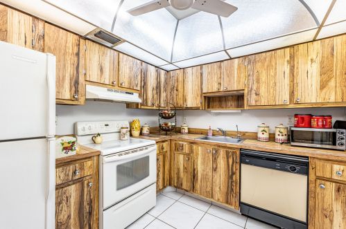 130 Piedmont C, Delray Beach, FL 33484-7954