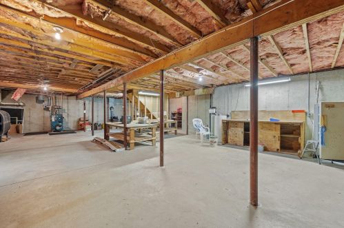 246 Church Rd, Allenstown NH  03275-2903 exterior