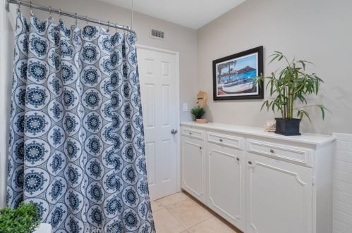 2105 Velez Dr, Rancho Palos Verdes CA  90275-1427 exterior