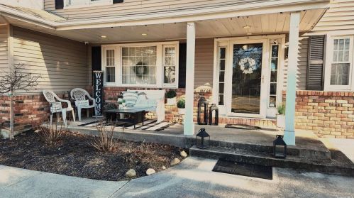 943 Hawkins Ave, Lake Grove, NY 11755-1604