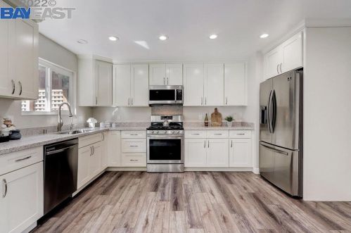 16651 Kildare Rd, San Leandro CA  94578-1215 exterior