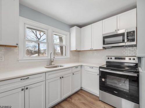 9 Rutgers Way, Hopatcong NJ  07843-1231 exterior