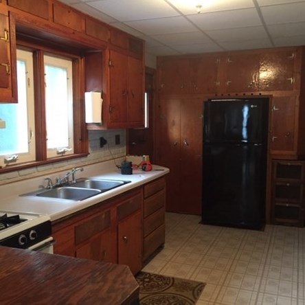 4 Freeman Ave, Webster, MA 01570-3576