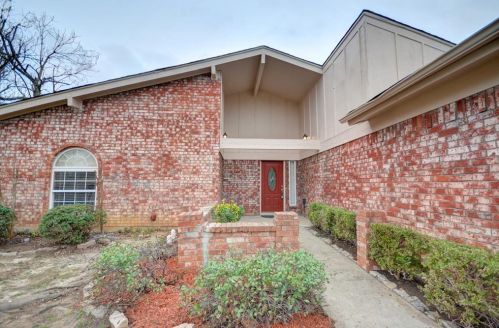 757 Aspen Ct, Hurst, TX 76054-2301