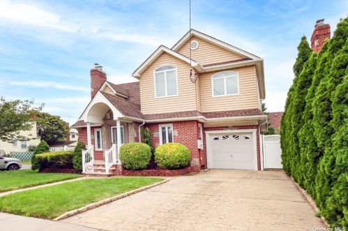 703 Terrace Blvd, New Hyde Park, NY 11040-4346