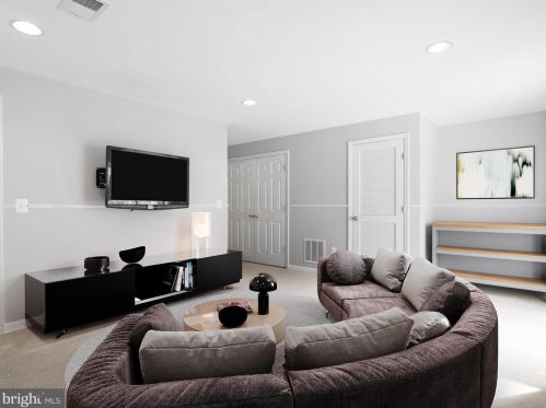 2217 William Harris Way, Woodbridge VA  22191-6381 exterior