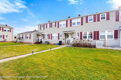 28 Belshaw Ave, Tinton Falls, NJ 07724-2932