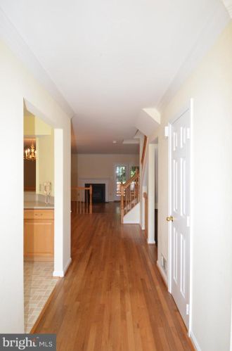 8814 Eagle Rock Ln, Springfield VA  22153-1721 exterior