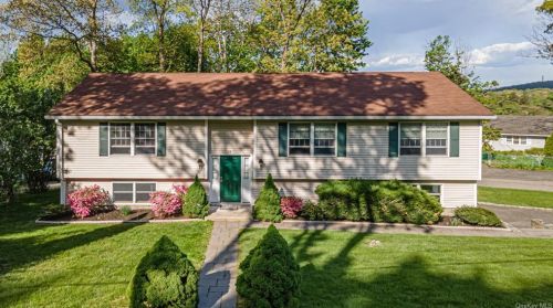 85 Ivy Hill Rd, Mahopac, NY 10541-1219
