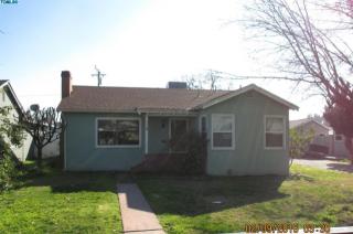 905 Academy Ave, Tulare, CA 93274-4401