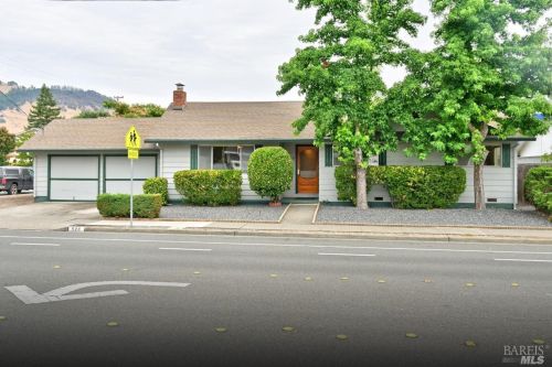928 Middle Rincon Rd, Santa Rosa, CA 95409-2646
