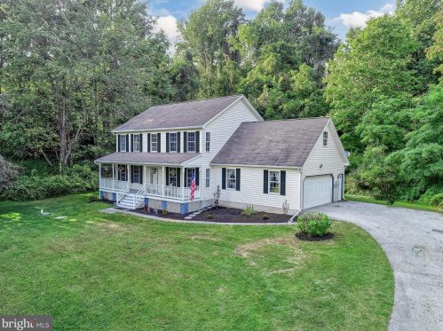 6 Maxine Trl, Charnita, PA 17320-8005