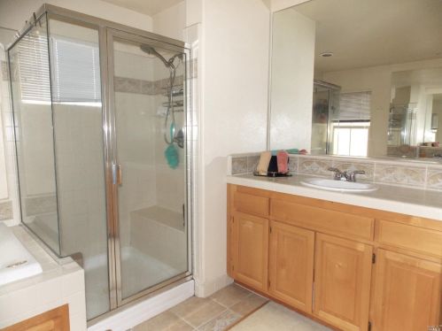 1409 Birdie Dr, Windsor CA  95492-8717 exterior