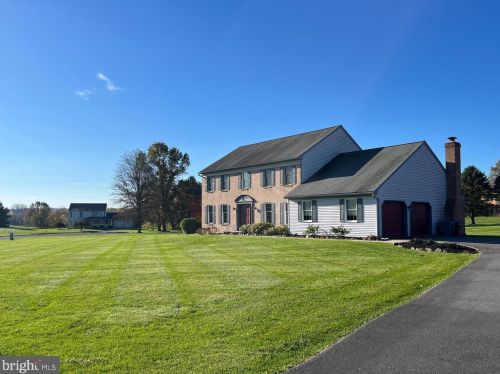 4 Pond View Dr, Marsh, PA 19520-9101